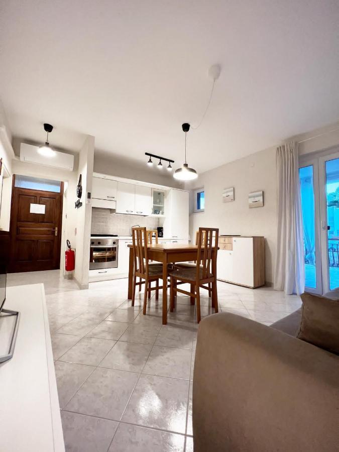 Villa Ortensie Apartments Фунтана Экстерьер фото